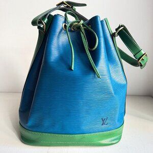 Louis Vouitton 1995 Noé Blue Green Bicolour Epi Leather Drawstring Bucket Bag.